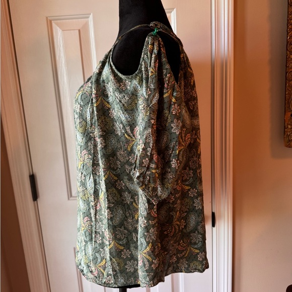 Victoria's Secret cold shoulder Green Floral Blouse size s/p/ch - Picture 5 of 8